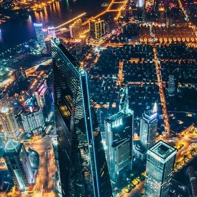每升少涨0.85元左右！油价在国外大涨，为何在国内却被 “按住”？未来走势又如何？带你一文读懂